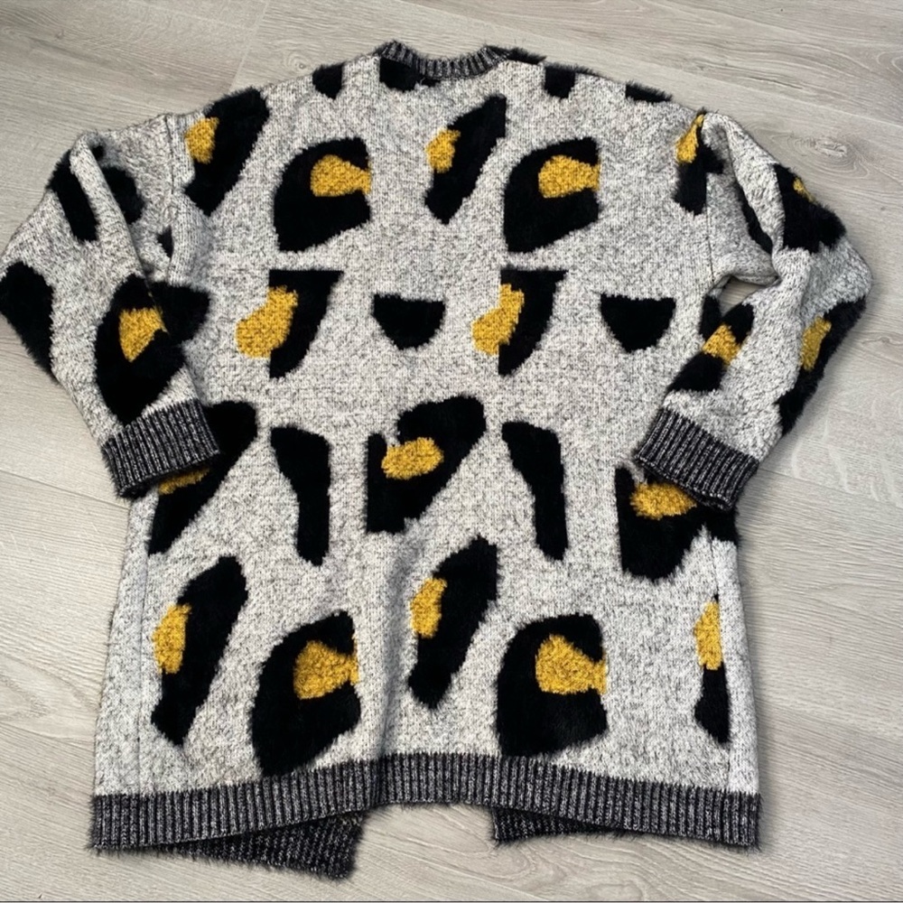 Stylish Gray and Black Women's Sweater - Picture 7 of 9